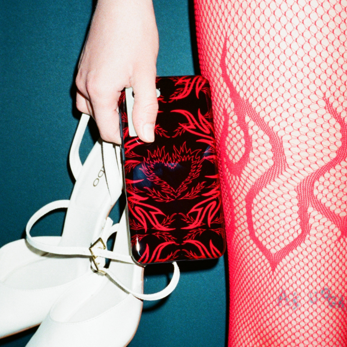 MORE - Snap Phone Case black & red