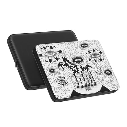 NOT ENOUGH LEGS - Premium Laptop Sleeve black & white